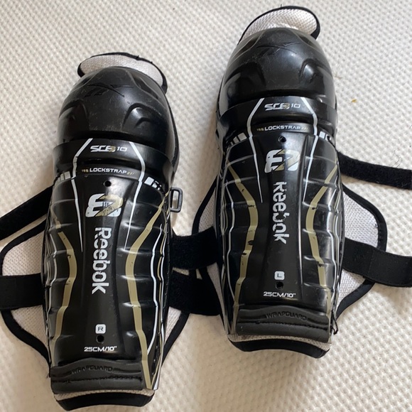 Reebok Hockey Shin Guards - Picture 1 of 5